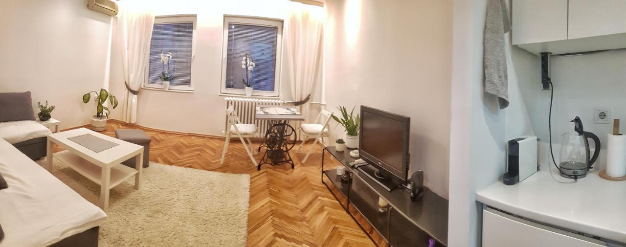Uma- Urban Mini Apartment Skopje Exterior photo