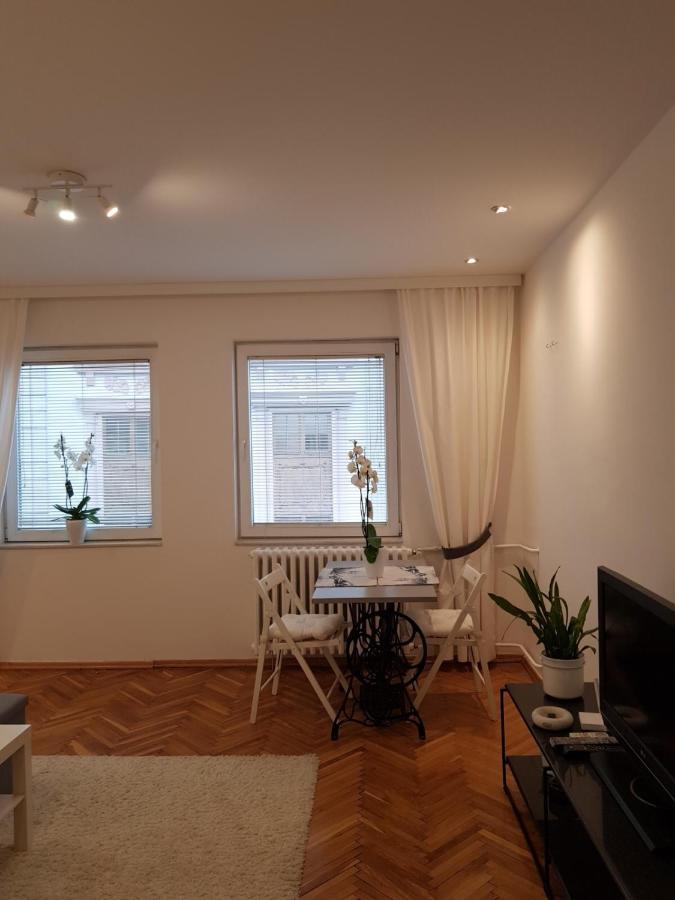 Uma- Urban Mini Apartment Skopje Exterior photo