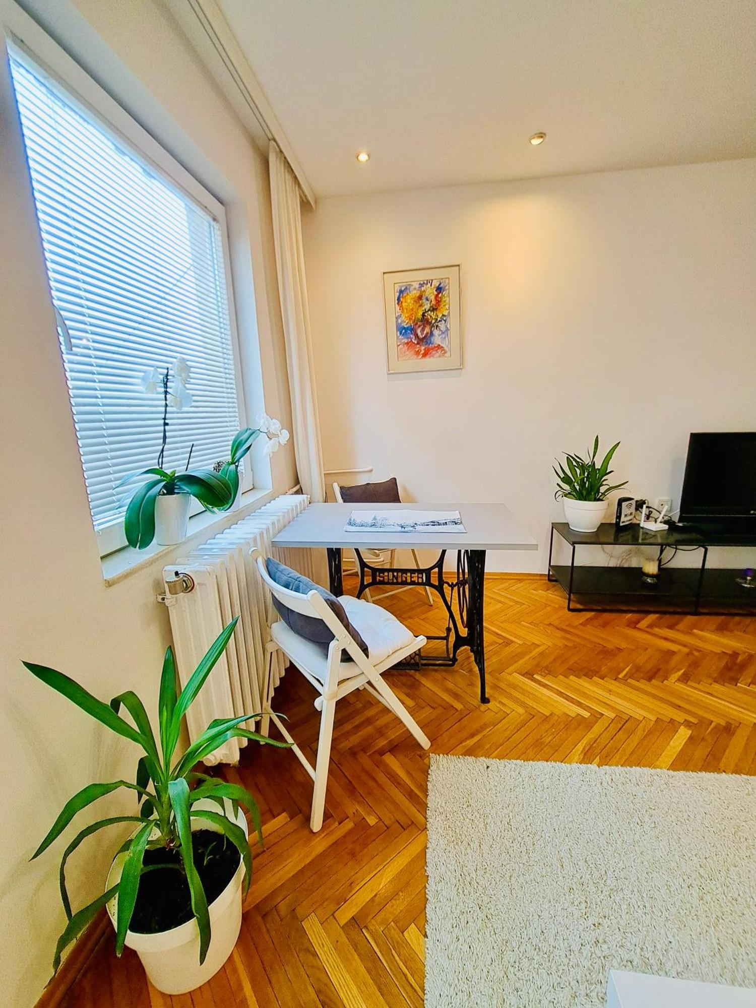 Uma- Urban Mini Apartment Skopje Exterior photo